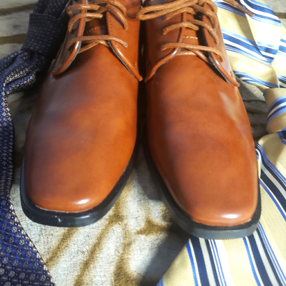 Classic Mens brown lace-up